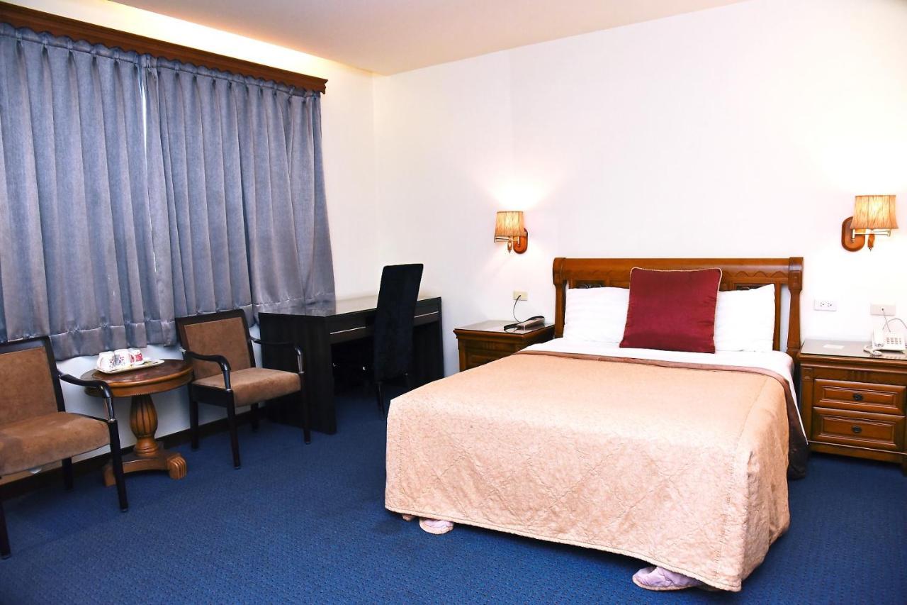 England Business Motel Yilan Ngoại thất bức ảnh