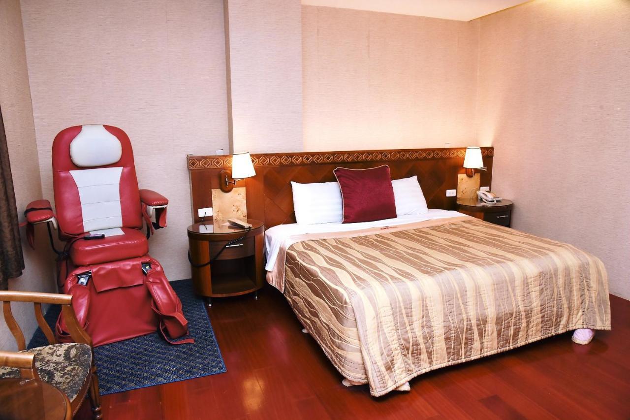 England Business Motel Yilan Ngoại thất bức ảnh