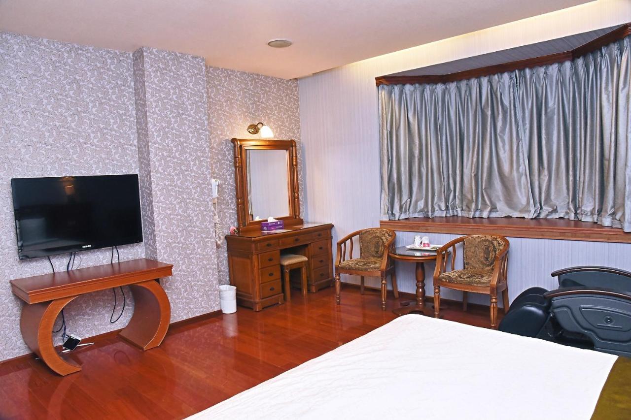 England Business Motel Yilan Ngoại thất bức ảnh